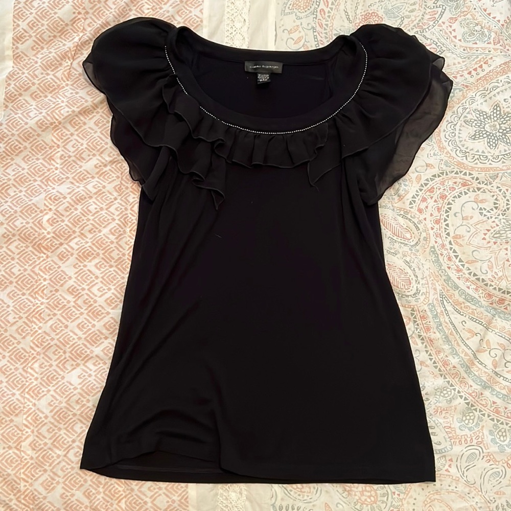 Cable & gauge black ruffle top